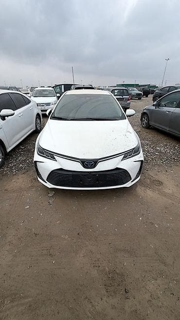 runx alex: Toyota Corolla: 2022 г., 1.8 л, Вариатор, Гибрид, Седан — 1
