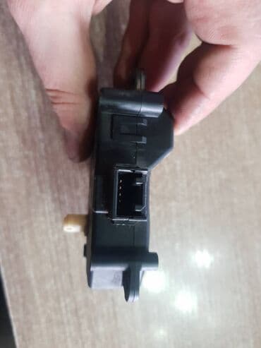 стенд для чистки дизельных форсунок: Toyota Prius 20 актуатор печки, Тойота Приус 20 сервопривод печки — 2