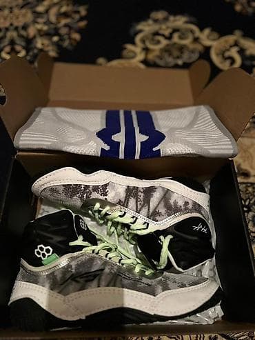 баскетбольная одежда: Борцовки в идеальном состоянии новые срочно продается!!! Торг есть — 1