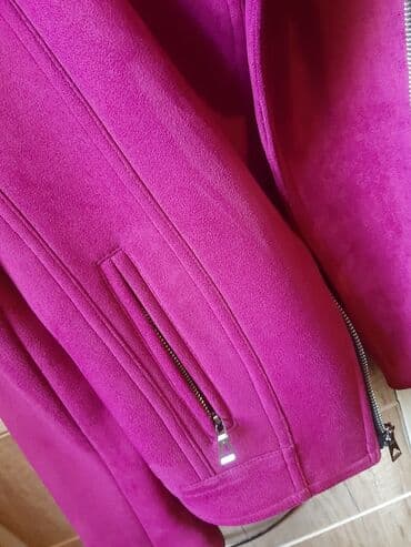 reebok куртка: Продаётся куртка,косуха. Новая, 44 размер, цвет малиновый, цвет ярко — 2