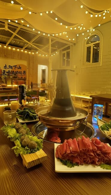 Должность: Помощник повара Два менеджера at lalafo.kg Должность: Помощник повара Два менеджера