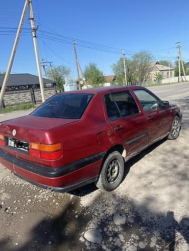 авто кроссовер: Volkswagen Vento: 1994 г., Газ — 3
