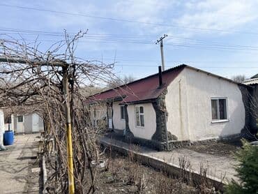 сдаю дом на длительный срок: 81 кв. м, 3 бөлмө, Жылытылган, Унаа токтотуучу жай, Лоджия — 1