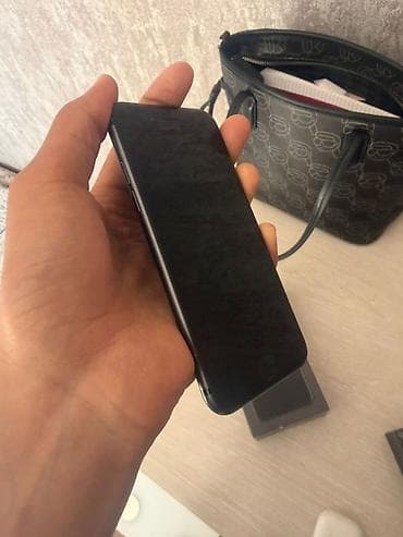 ноутбуки apple бишкек: IPhone SE 2020, Кара, Куту — 2