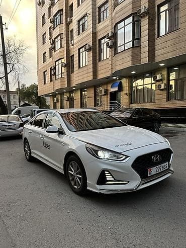 Продажа авто: Hyundai Sonata: 2021 г., 2 л, Автомат, Газ, Седан — 3