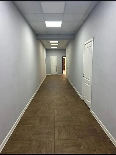 офис с мебелью: Аренда офисов, 37 м², В жилом комплексе, С видом на горы, 1 линия, С отдельным входом — 5