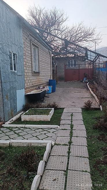 Недвижимость: Продаётся дачный дом с участком. Основные характеристики: - Материал — 4