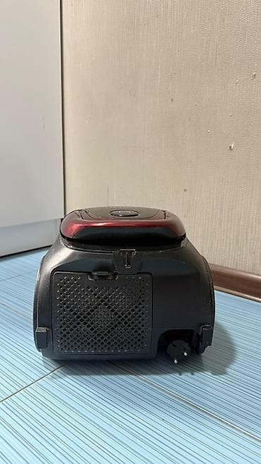 vaccum cleaner: Обычный пылесос Б/у Samsung Тип пылесборника: Контейнер — 8