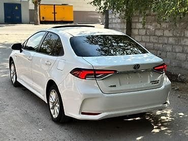 corolla 2016: Toyota Corolla: 2022 г., 1.8 л, Вариатор, Гибрид, Седан — 5