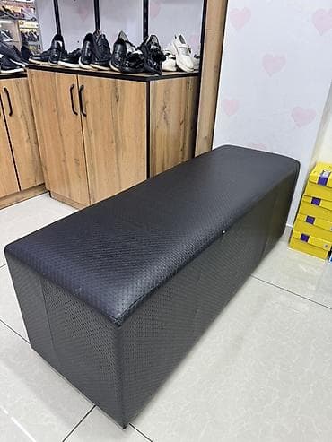 Торговое оборудование для магазина одежды/обуви: - Мягкая скамья для — 1