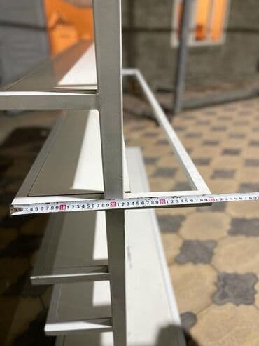 оборудование для бутика: Продаю полку для бутика очень в хорошем состоянии — 9