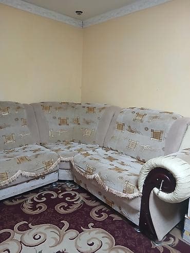 Угловой диван, C подушками