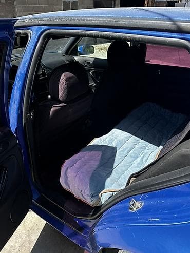 глф 2: Volkswagen Golf: 2000 г., 2.3 л, Механика, Бензин, Хэтчбэк — 7
