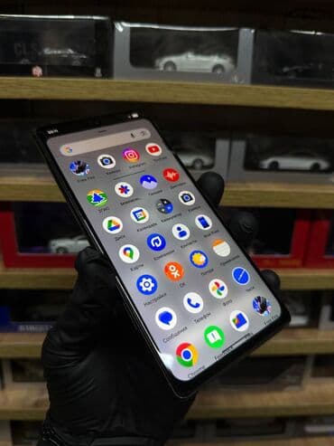 Ламинат: Google Pixel 6, Б/у, 256 ГБ, цвет - Черный — 8