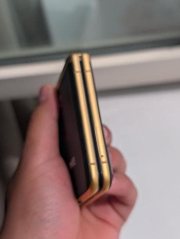 телефон нод 8: Motorola Razr 40, Б/у, 128 ГБ, цвет - Черный, 2 SIM — 4