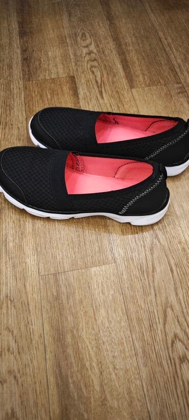 Продаю 36 размер, привезли из Германии, оказались малы, лёгкие