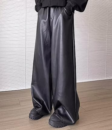 Брюки: Широкие брюки из экокожи, черные - Свободный экстрафит — 2