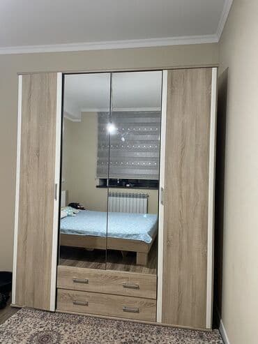 Спальный гарнитур, Б/у, Двуспальная кровать, Шкаф, Тумба, МДФ, Бесплатная доставка
