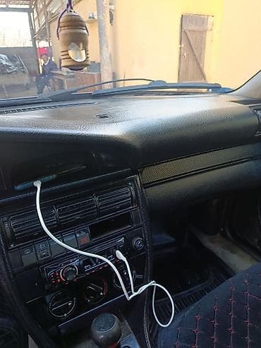 кассеты аудио: Audi 100: 1994 г., Бензин, Седан — 8