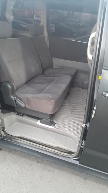 Транспорт: Toyota Noah: 2003 г., 2 л, Автомат, Бензин, Минивэн — 5