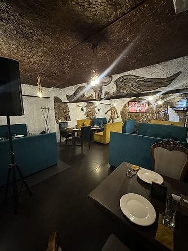 гатовые бизнес в бишкеке: 🏢 Продаётся коммерческое помещение на первой линии в центре города 📍 — 5