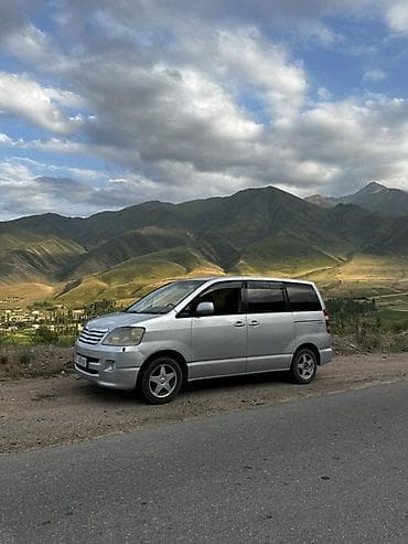 windom 2003: Toyota Noah: 2003 г., 2 л, Автомат, Бензин, Минивэн — 1
