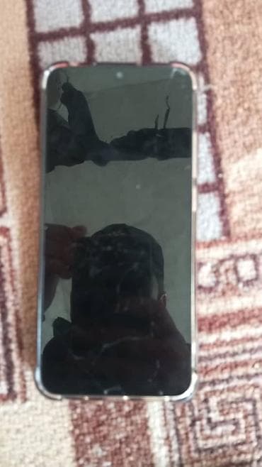 Смартфон с сенсорным экраном - Диагональ экрана: около 6 дюймов