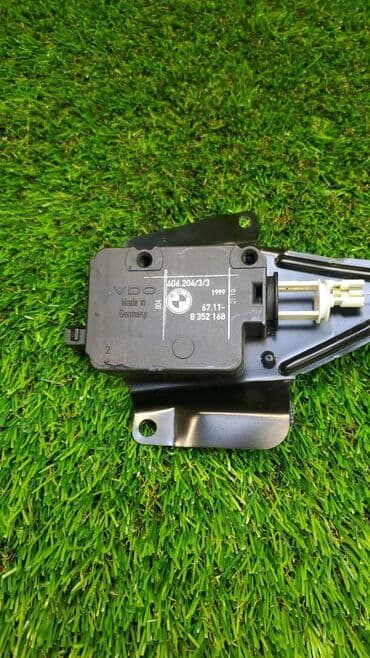 e39: Замок лючка бензобака Bmw E39 ​ Марка: BMW Кузов: E39 ​год 2000 Номер — 2