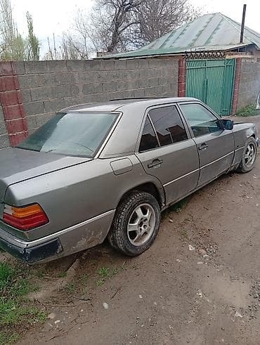 Mercedes-Benz W124: 1990 г., 2.3 л, Механика, Бензин, Седан — 3