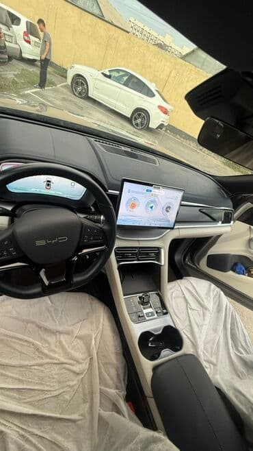 дом в колесах: BYD Song Plus: 2024 г., Электромобиль, Кроссовер — 6