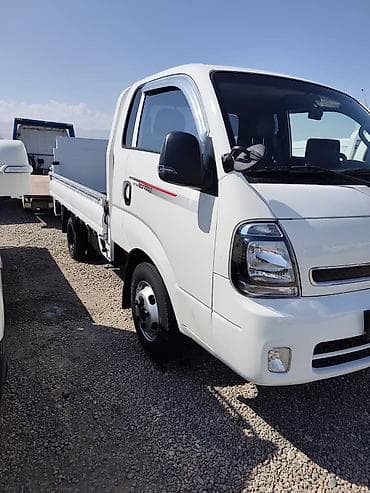 225 65 16: Kia Bongo 1200 — 2