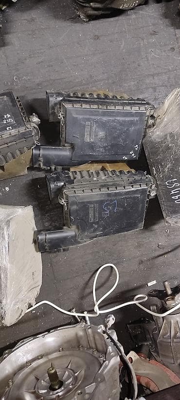 ls: Lexus LS 460-600h, корпуса воздушных фильтров — 1