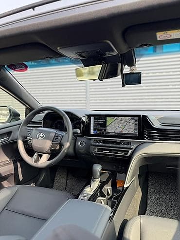 Toyota Camry: 2025 г., Автомат, Гибрид, Седан — 3