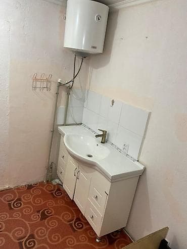 Сдаётся полдома с отдельным входом, двором! -2 больших комнат (50 квм)