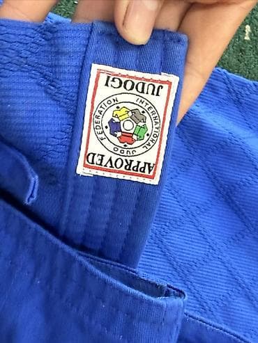 international: Дзюдоги Mizuno, синий цвет, размер 185. Комплектация: - куртка дзюдо — 3