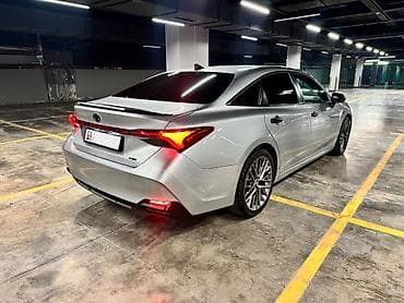 prius 2015: Toyota Avalon: 2018 г., Гибрид, Седан — 6