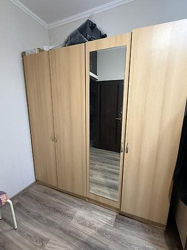 Кухонные шкафы: Шифоньер, шкаф для одежды, Б/у, Прямой, ЛДСП — 1