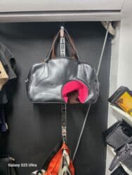 брендовые сумки: Сумка с мягкой фактурой (эффект «варёного» денима/велюра) в графитовом — 4