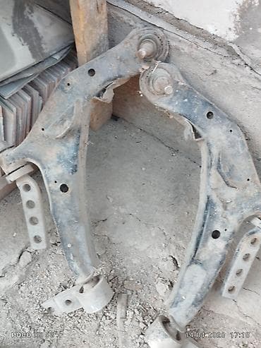 Автозапчасти: Комплект рычагов Nissan 2000 г., Б/у, Оригинал, Япония — 1