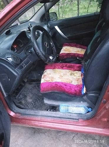 Chevrolet Aveo: 2007 г., 1.2 л, Ручные, Бензин, Седан