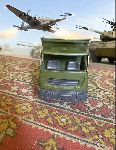 Игрушки: Игрушечный самосвал военный стиль - Материал: прочный пластик - Цвет — 1