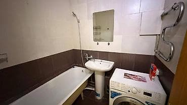 Кыймылсыз мүлк: 🏡 70 м² | 3-комнатная квартира 💰 900 $/мес. 🔐 Депозит — 900 $ 📍 8 — 7