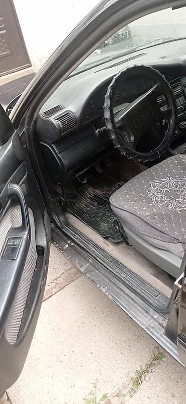 Audi S4: 1991 г., 2.3 л, Механика, Бензин, Седан — 3