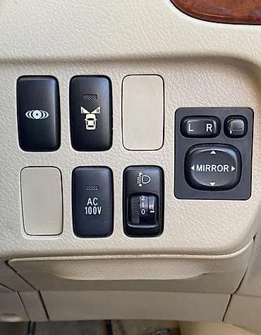 японский трактора: Toyota Ipsum: 2001 г., 2.4 л, Автомат, Бензин, Минивэн — 9