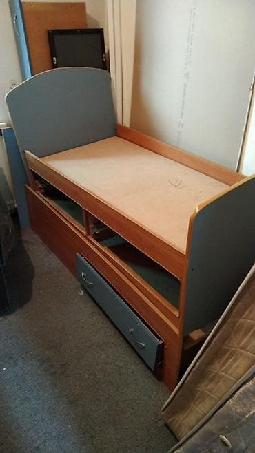 Парты: Детская/подростковая кровать с выкатными ящиками и матрасом - Размер — 1