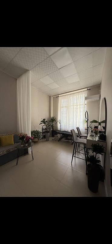 помещение студия: Сдаётся рабочее место для бровиста/визажиста + кушетка для мастеров — 2