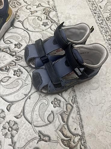 dr martins: Продаю детскую обувь в хорошем состоянии цены от 300 и 500 сом 1) — 8