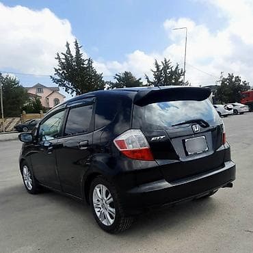 крло на фит: Honda Fit: 2011 г., 1.6 л, Автомат, Бензин, Хэтчбэк — 6