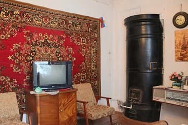 пол дома пишпек: Полдома, 43 м², 2 комнаты, Собственник — 4