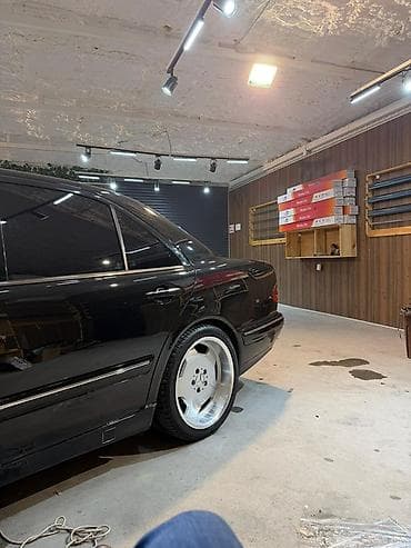 решетка радиатора w211 рестайлинг: Mercedes-Benz E-Class: 2001 г., 3.2 л, Автомат, Дизель, Седан — 4